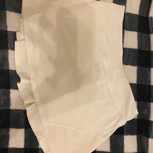 COPY - Lululemon all white tennis skirt sz 6 EUC